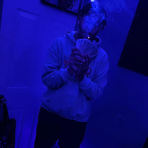 Junkie (feat. romanii) (Explicit)