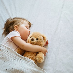 Moonlight Lullabies: Calming Music for Baby's Sleep