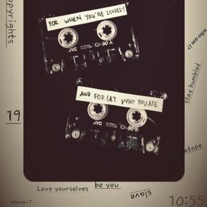 WHO AM I ? (feat. ZeyLoveKeys) (Explicit)