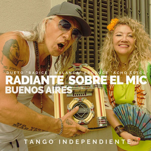 Radiante sobre el Mic Buenos Aires