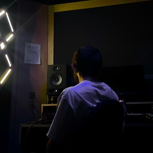 Dennis Valentin - Hypocrite (Explicit)