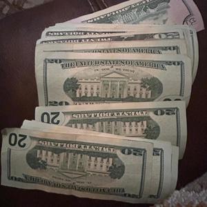 IluvMyBih (feat. Baby Treadmill & GbgKwez) (Explicit)