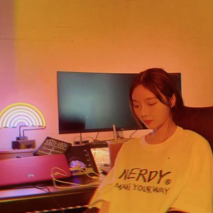 她整晚在写信 (Single Version)