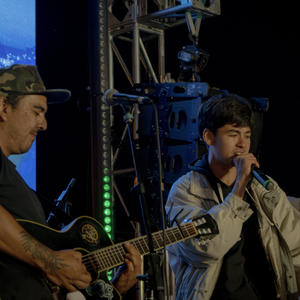 ¿Valió la Pena? versión (feat. Amparo)