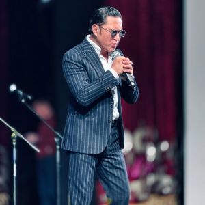 Өмір бір келеді