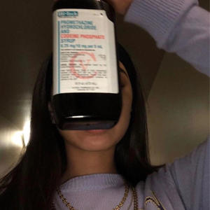 tummy tucked (feat. renolucki) (Explicit)