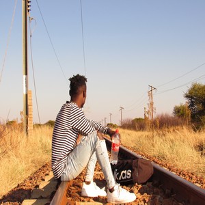Ngiyajola