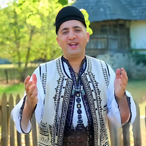 Lumea-n Sat Mă Strigă Lucă