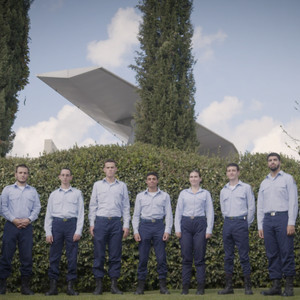 מי שמסתכל אל השמיים