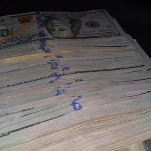 Never Beg For Love (feat. Its Pz) (Explicit)