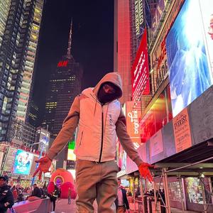 Touch kasss (feat. Omaro(lil omz)) (Radio Edit) (Explicit)