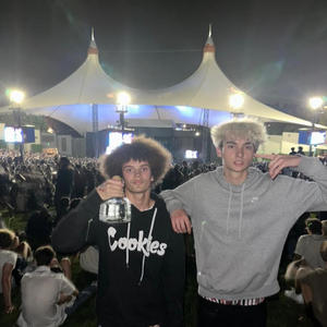 2flows (feat. ddm0n3y) (Explicit)