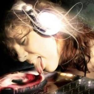 plugggggg++++++ (feat. v4mpire) (Explicit)