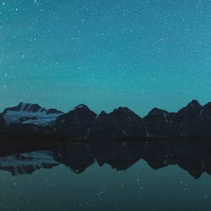 火车驶向云外,梦安魂于九霄