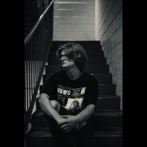 eyes (feat. sindr) (Explicit)