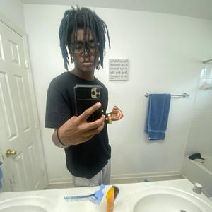 Loud (feat. Lxvzo) (Explicit)