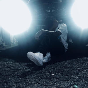 THROW IT UP (feat. GOOZBB) (Explicit)