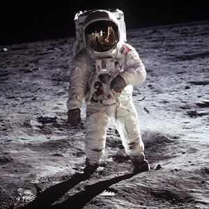 Astronaut (feat. lukexi & MALU)