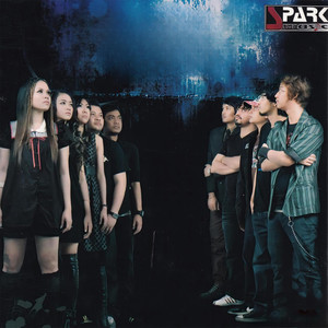 គាត់មកឯង