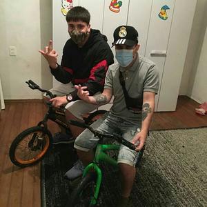 La Familia(feat. Young fox) (Explicit)