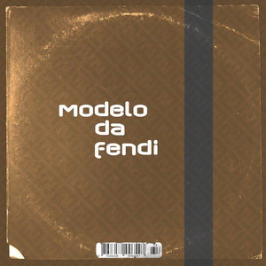 Modelo da Fendi