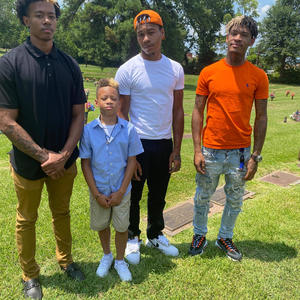 SpeakerKnoker Cuzzin (feat. 4nUpTheScx & HoodieFrmLa) (Explicit)