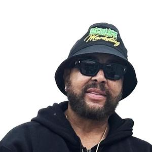 TALK 2 YOU (feat. BEE SCOTT) (Explicit)