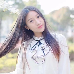 刚好的方方 - 美国说唱新贵Cardi B，一个可爱且坚强的耿直girl