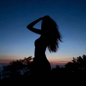 这个失眠夜想不起你是谁 (失眠鼓点氛围版)