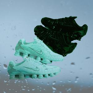 Nike Shox (feat. 2late4hugs)