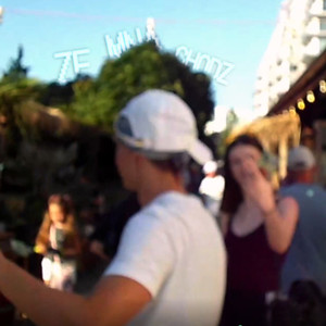 ZE MNĄ CHODŹ (Explicit)