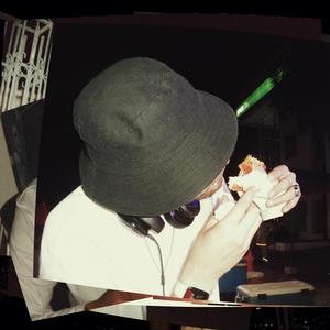 *ARCHIVAR (feat. 0-021) (Explicit)