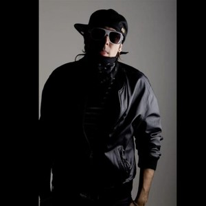 Glamour & Llama (feat. Stay Puft) (Explicit)