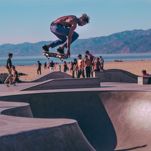 Energetic Uplifting Indie Rock