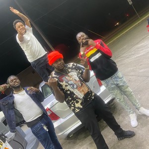 With The Crew (feat. Brizz) (Explicit)