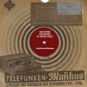 Musik erklingt... Herum um die ganze Welt (The Music Goes Round And Around)