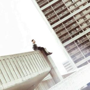 Under my feet (feat. Emma Larson & Carly Cooper)