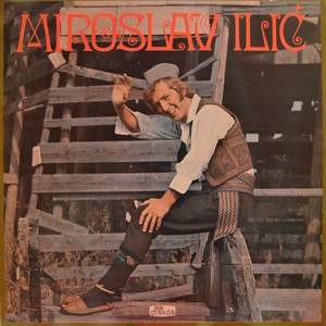 Sokaci si zavejani snegom