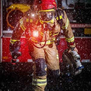 感谢(致敬消防英雄)