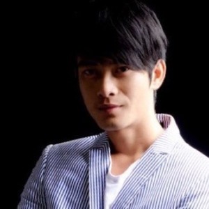 羞答答的玫瑰静悄悄的开