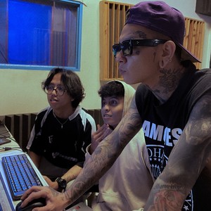 Kanan Kiri (Explicit)