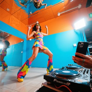 Cai Devagarinho (Explicit)