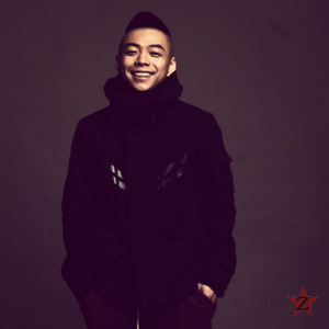 浪漫的凯旋 (伴奏)