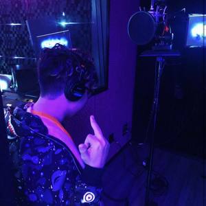 leave me alone (Explicit)