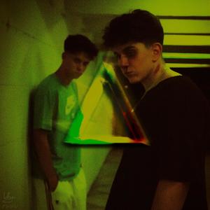 LIVING 2 WILD (feat. z3nn) (Explicit)