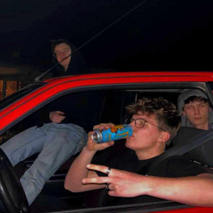 KOLEŻANKI (Explicit)