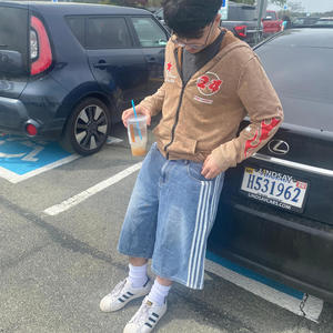 feeling famous (feat. ayodicey) (Explicit)