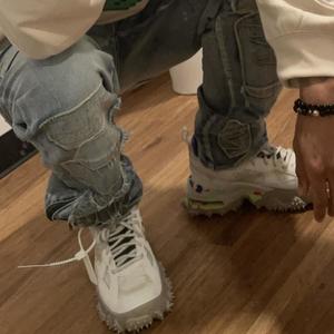 sign a deal (Explicit)