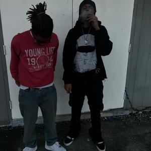 Drownin Innes Jacket (feat. YiM C2) (Explicit)