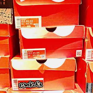 HEAT SEEKIN' (Explicit)